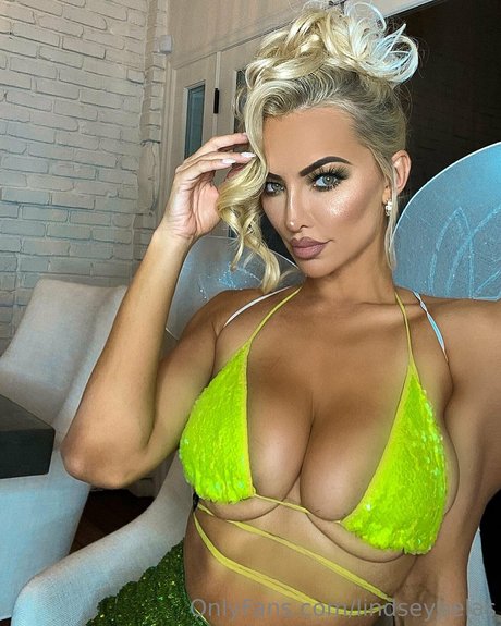 Lindsey Pelas