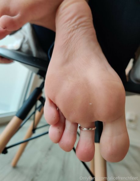 Alicefrenchfeet