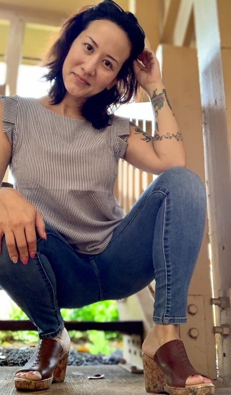 Kimkissesfootgoddess