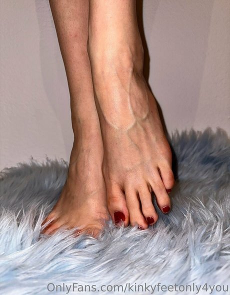 Kinkyfeetonly4you