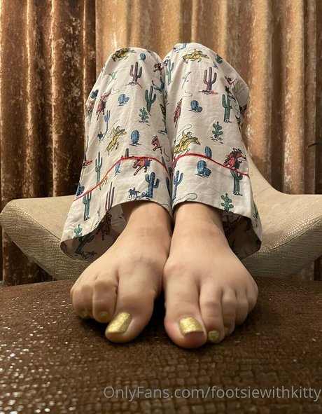 Footsiewithkitty