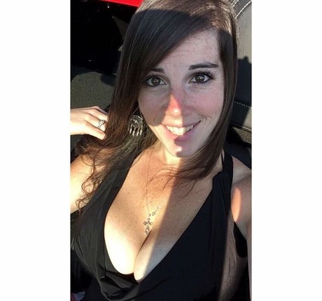 Tittyqueen77