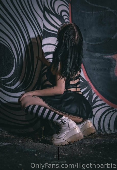Lilgothbarbie