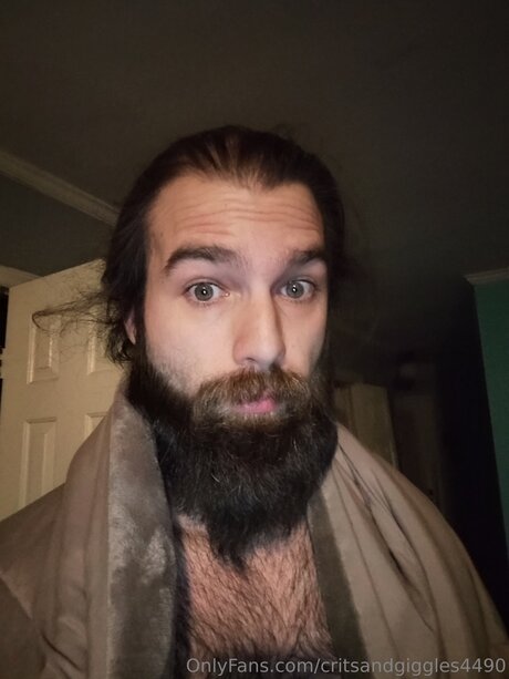 Critsandgiggles4490