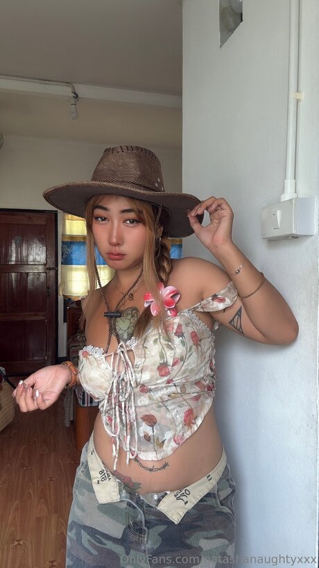Natashanaughtyxxx