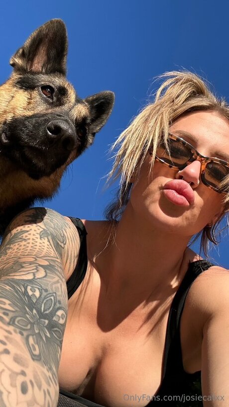 Josiecatxx