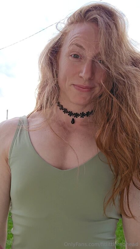 Fitlittleredhead