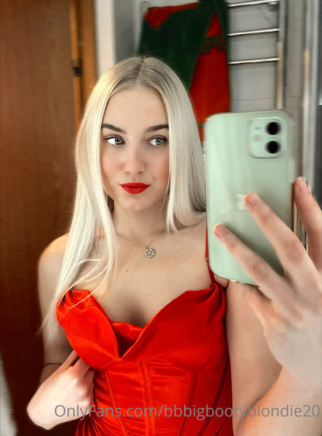 Bigbootyblondie