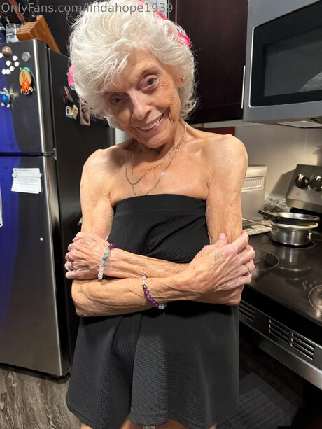 Lindahope1939  nude leaked OnlyFans photo