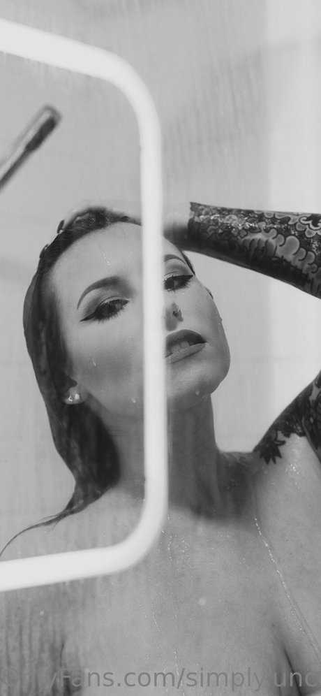 Simplyuncovered Jessie P