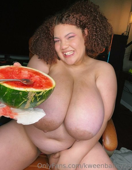 Kweenbailey23