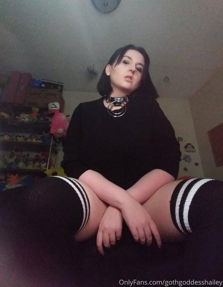 Gothgoddesshailey
