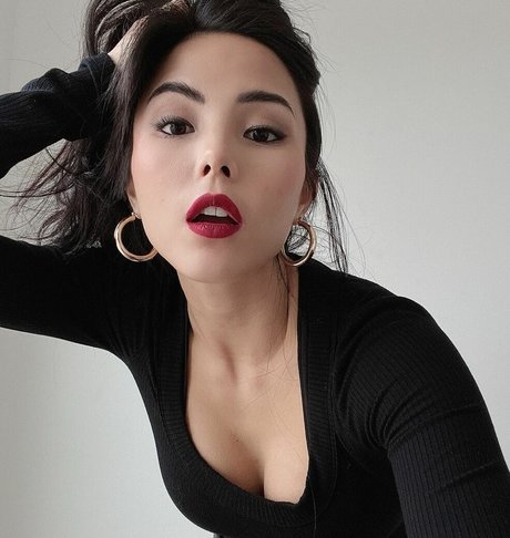 Anna Akana