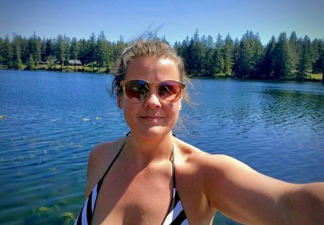 Ashleyjordanofficial