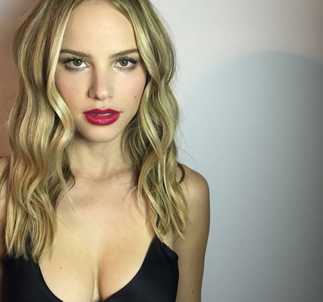 Halston Sage