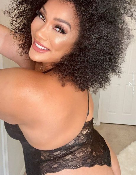 Nia Jax