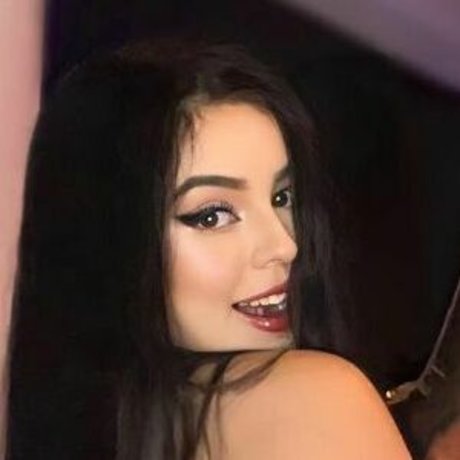 Bella Angel Dezoitou