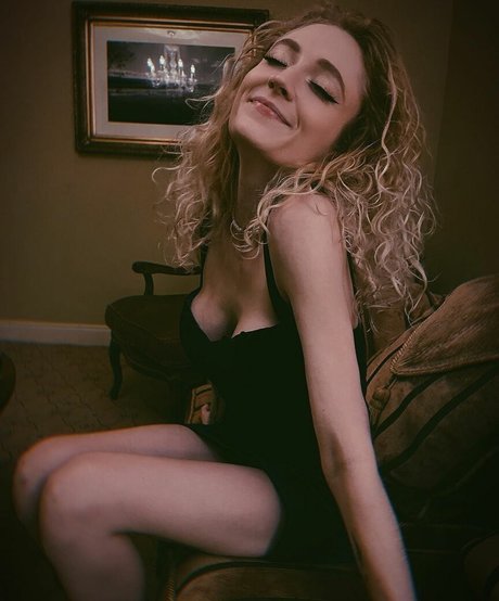 Janet Devlin