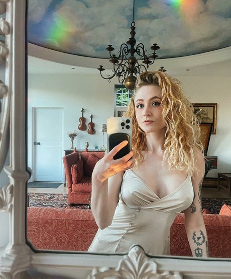 Janet Devlin