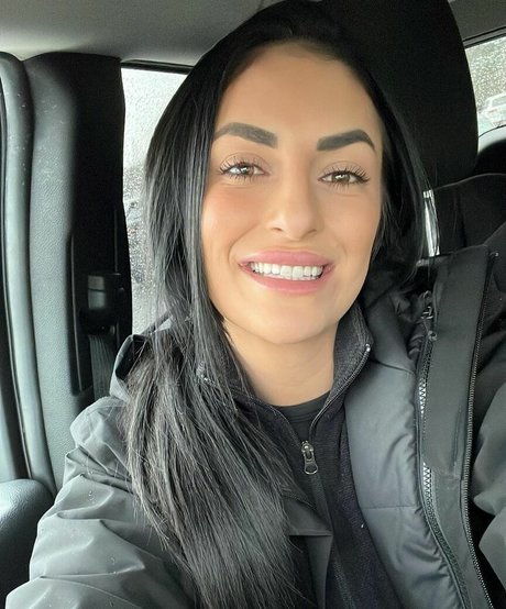 Sonya Deville
