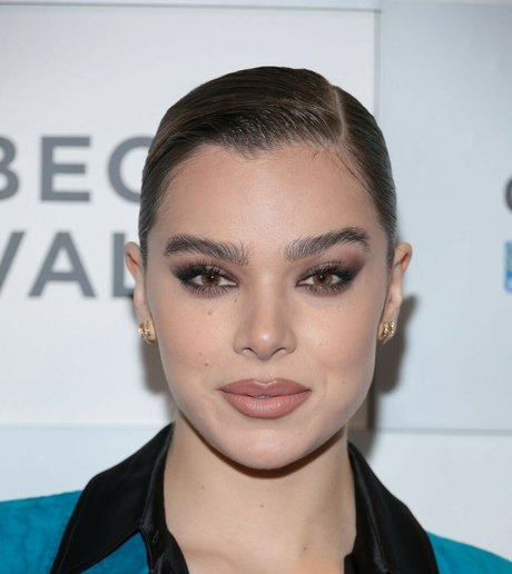 Hailee Steinfeld