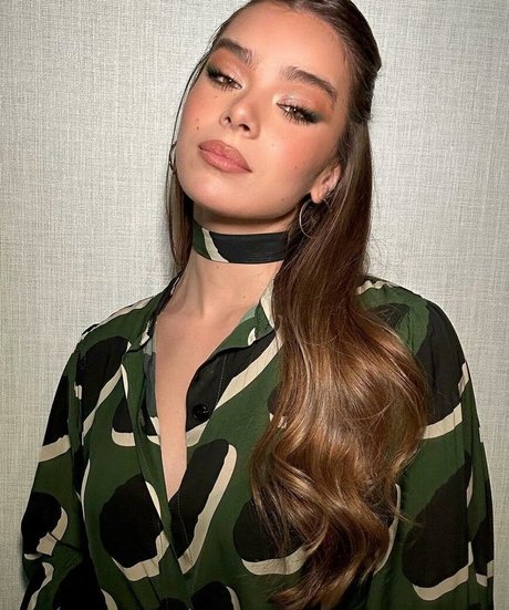 Hailee Steinfeld