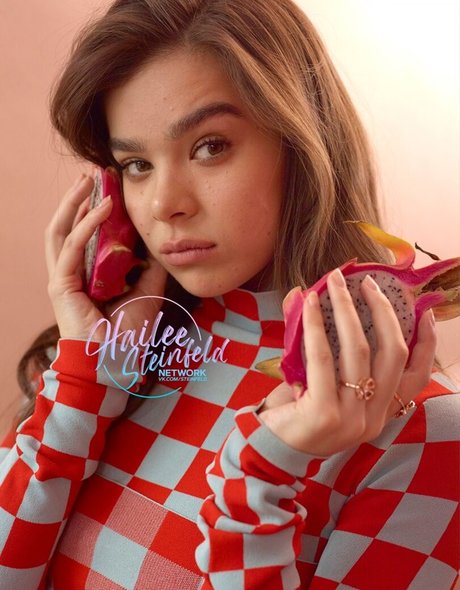 Hailee Steinfeld