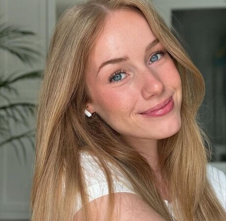 Nadine Von Relaxasmr