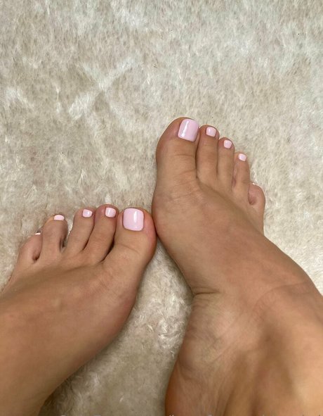 Barefootgoddessbri