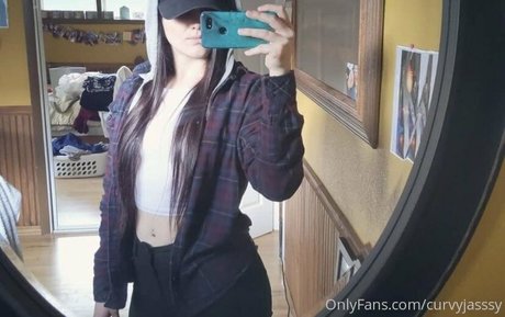 Curvyjasssy