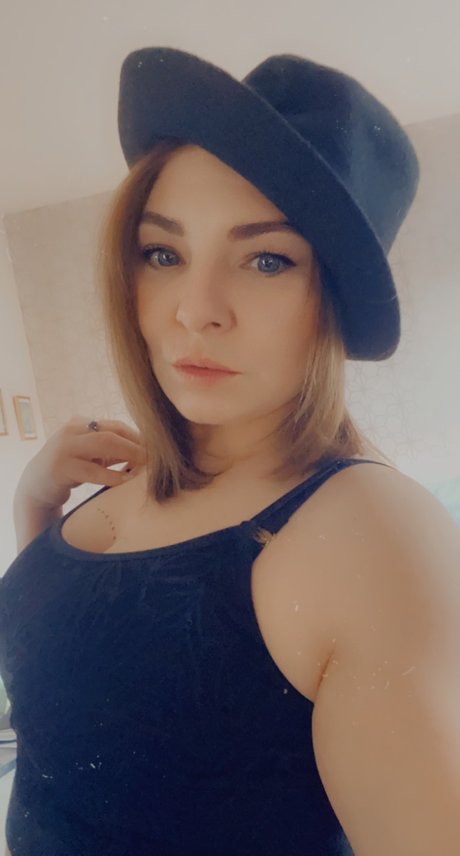  Little Wonders Gentlemans Lounge