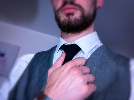 Mrd  Suited Man  Free Subcription