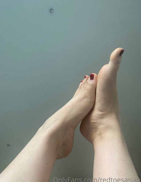 Redtoesasian