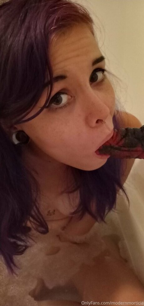 Modernmorticia