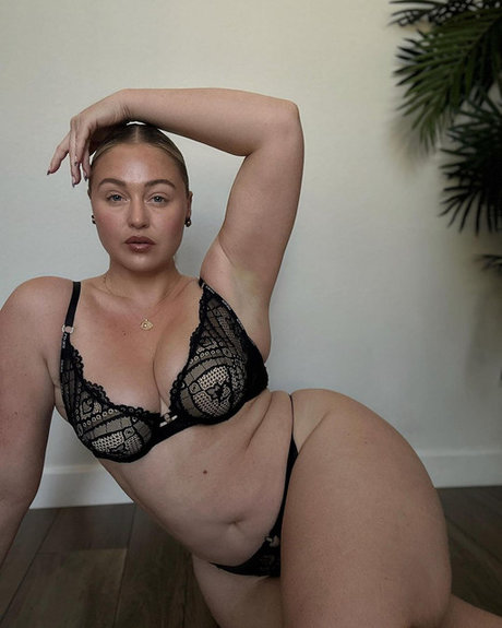 Iskra Lawrence