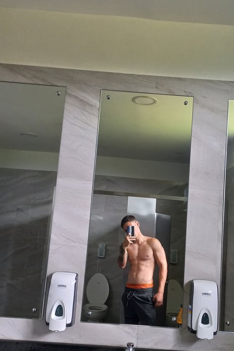 Roger Ramrez  nude leaked OnlyFans photo