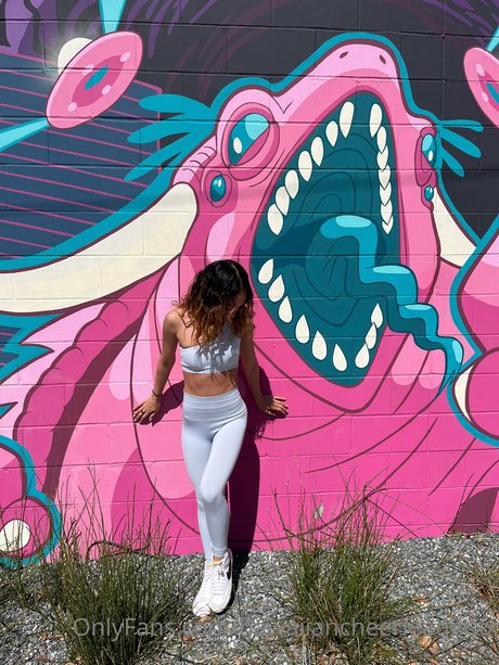 Hawaiian Cheerleader