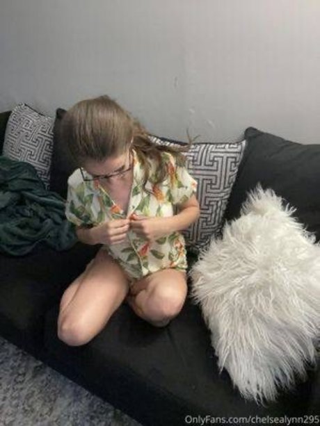 Hawaiian Cheerleader