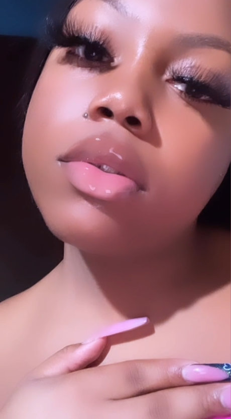 Baby Phat    Twitter  Yosweetmunchie