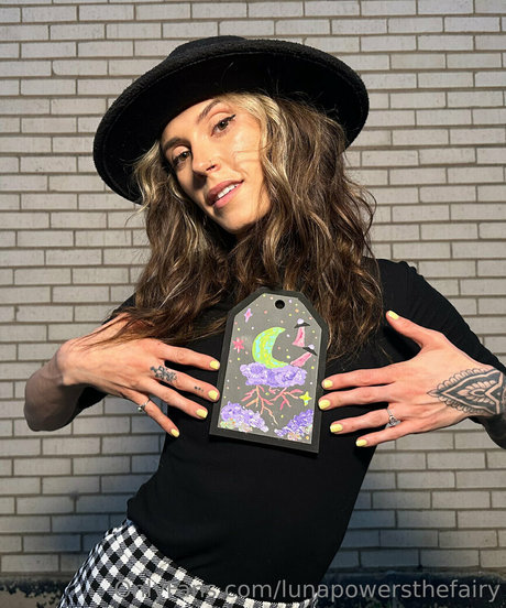 Lunapowersthefairy