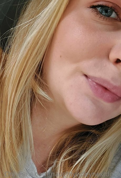 Naughtywifeynextdoor