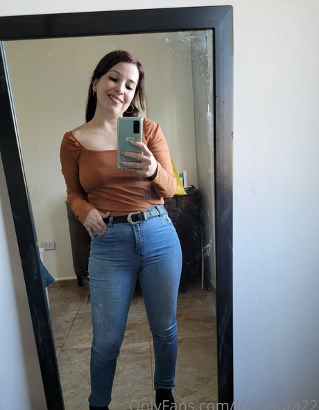 Lovelaura22