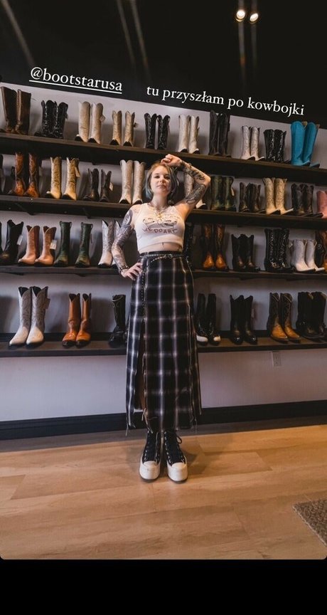 Weronika Truszczynska