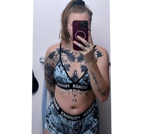 Tattooedblonde777