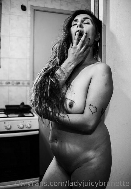 Ladyjuicybrunette