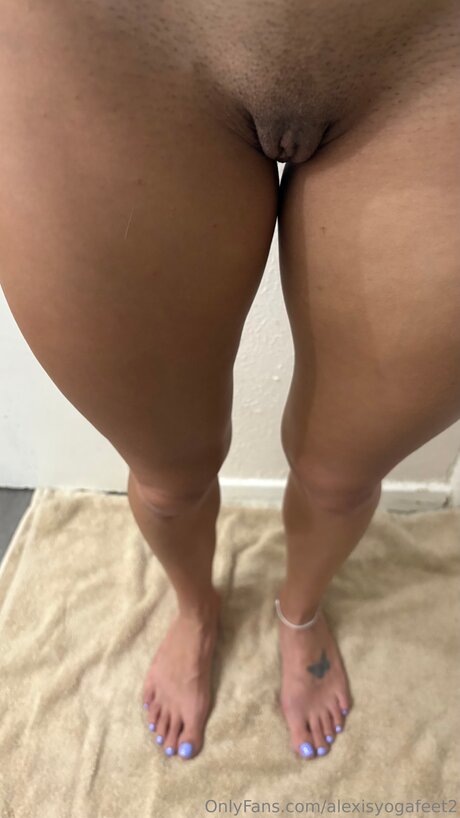 Alexisyogafeet2