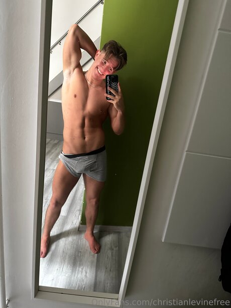 Christianlevine Straight