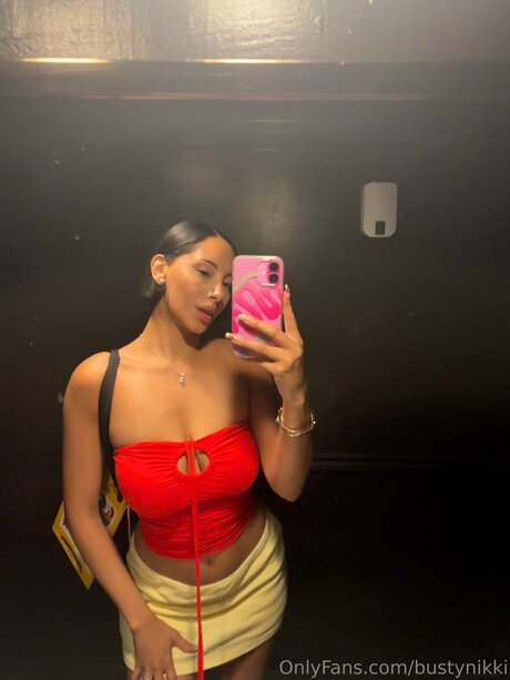 Bustynikki  nude leaked OnlyFans photo