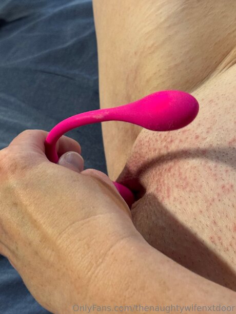 Thenaughtywifenxtdoor