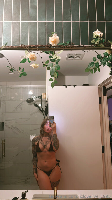 Lizlovelive 1995